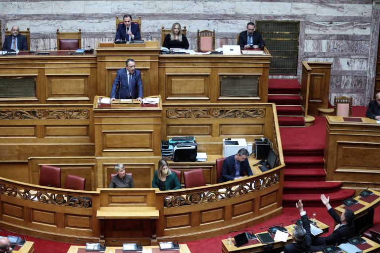 Ομοφοβικό παραλήρημα Στίγκα: «Είμαστε από αυτούς που σπρώχνουν»