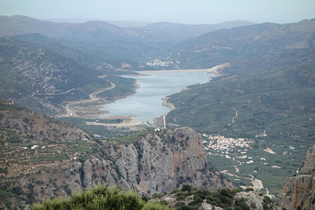 Ανησυχία στην ανατολική Κρήτη από τον άνυδρο χειμώνα – Στερεύει το φράγμα Αποσελέμη