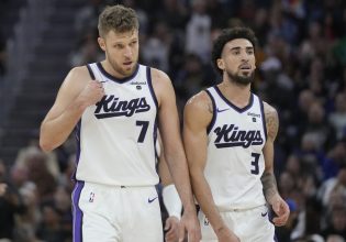 Κινγκς – Πέλικανς 100-133: Βαριά ήττα αλλά με διψήφιο Βεζένκοφ