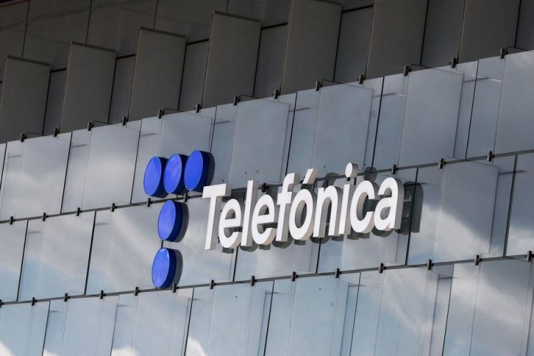 Ισπανία: Η Telefónica θα απολύσει πάνω από 3.400 εργαζομένους