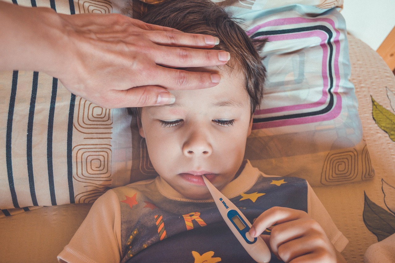 Ποιες λοιμώξεις κυκλοφορούν φέτος και προσβάλλουν τα παιδιά – Τι να προσέχουν οι γονείς