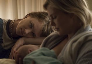 «Υπάρχει χαρά αλλά και αγανάκτηση»: Πώς μοιάζει στα αλήθεια η μητρότητα