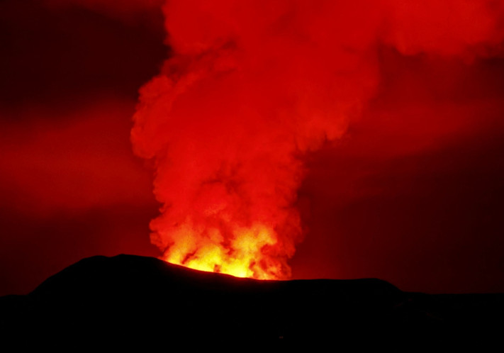 Ισλανδία: Νέα ηφαιστειακή έκρηξη - Η λάβα έφτασε στα πρώτα σπίτια του Γκρίνταβικ, έφυγαν άρον-άρον οι κάτοικοι
