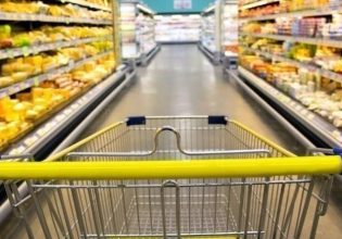 Ακρίβεια: Εκτός ελέγχου οι τιμές σε αβγά, γαλακτοκομικά, κρέας, θαλασσινά