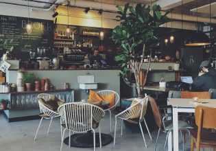 Γιατί όλα τα café μοιάζουν ίδια;