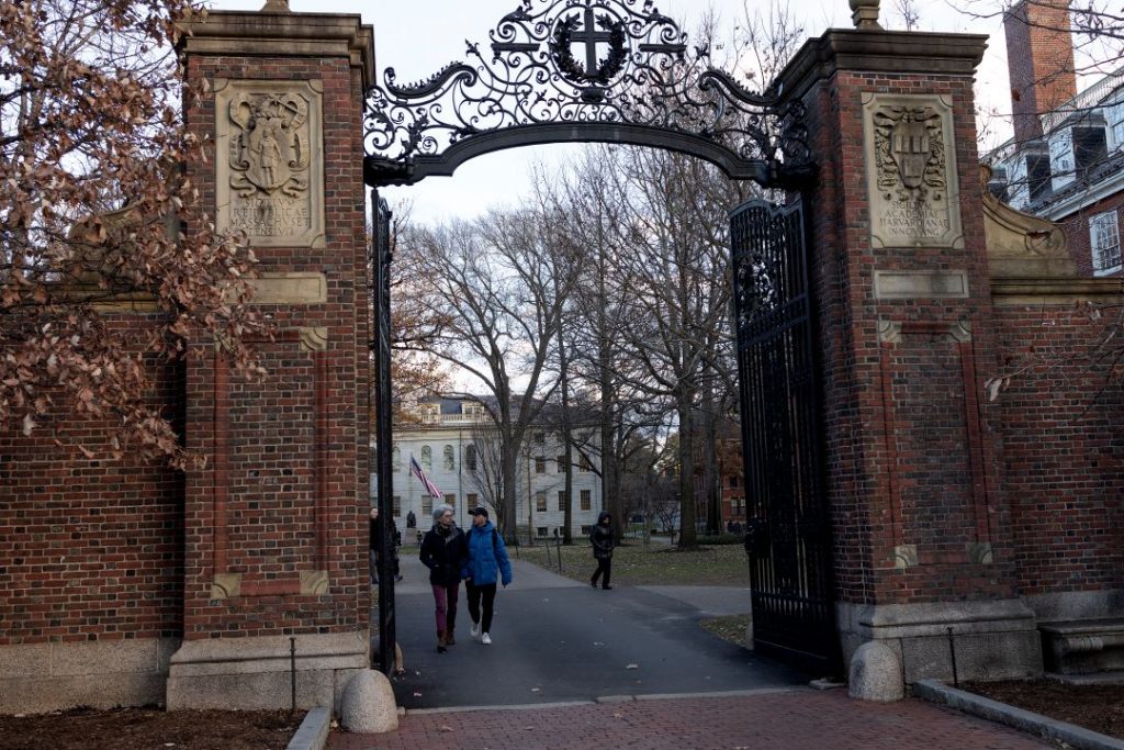 Ρεπουμπλικάνοι «φρενάρουν» τις αλλαγές στο εκπαιδευτικό σύστημα των ΗΠΑ – Πώς συμβάλλουν οι ακτιβιστές