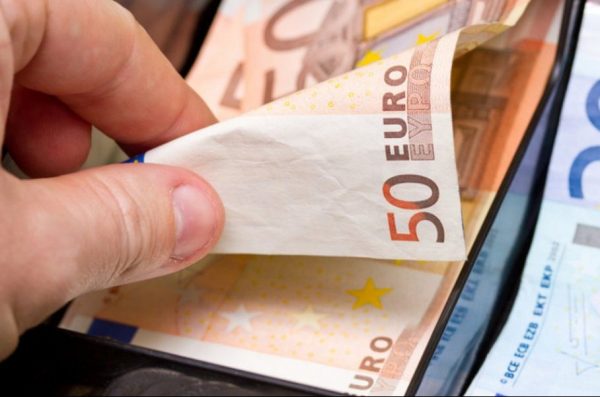 Παραγωγή και έλεγχος των εξόδων