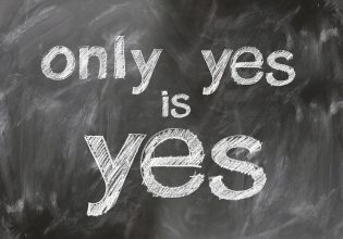 Για ορισμένους νέους οι λέξεις «βιασμός» και «συναίνεση» είναι άγνωστες