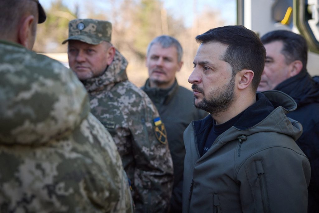 Ουκρανία: Ειλημμένη απόφαση – Έτοιμος να «καρατομήσει» τον στρατηγό Ζαλούζνι ο Ζελένσκι