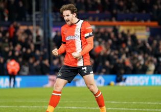 Η μεγάλη επιστροφή του Τομ Λόκιερ