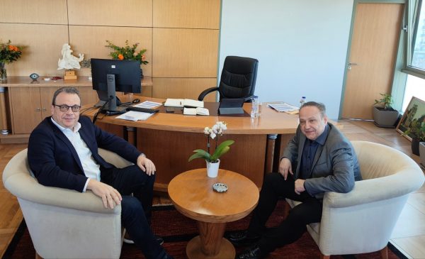 Συνάντηση Στέλιου Αγγελούδη – Σωκράτη Φάμελλου στο Δημαρχείο Θεσσαλονίκης