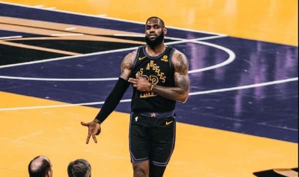 Ο 39χρονος ΛεΜπρόν έκανε το κάρφωμα της χρονιάς! (vid)