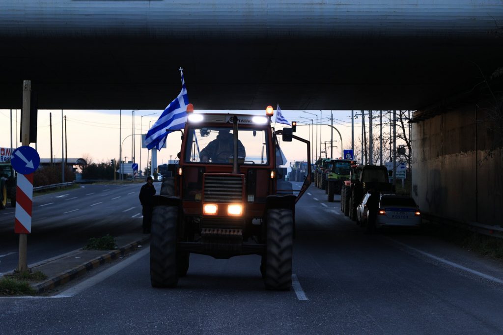 Αγρότες: Νέο μπλόκο στην εθνική οδό Θεσσαλονίκης – Πολυγύρου