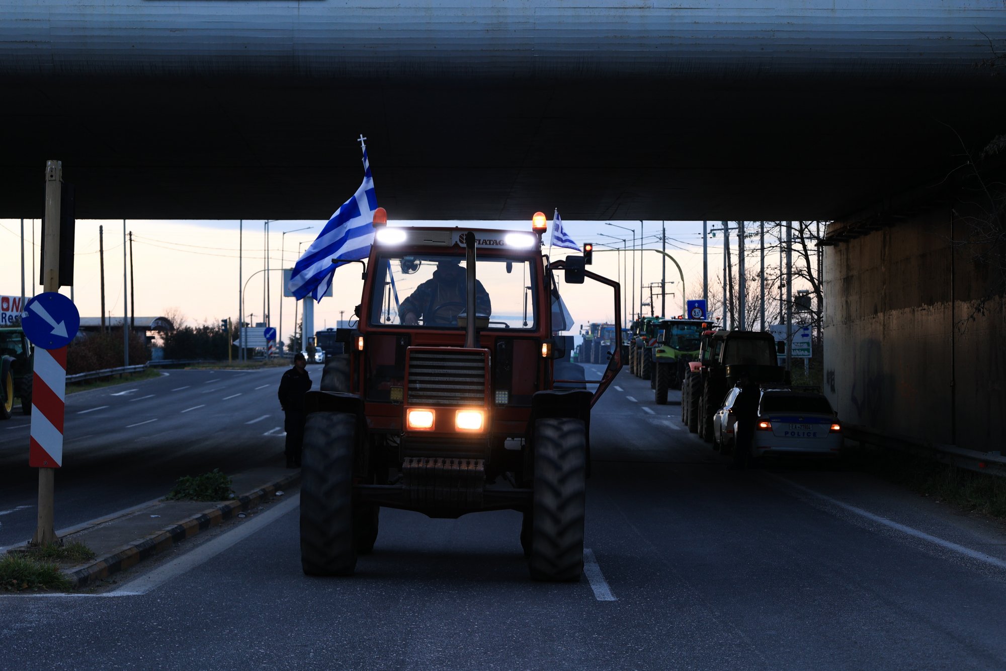Ανοιχτό ενδεχόμενο τα τρακτέρ να κατέβουν στην Αθήνα - «Η κυβέρνηση πρέπει να δώσει λύσεις», λένε οι αγρότες