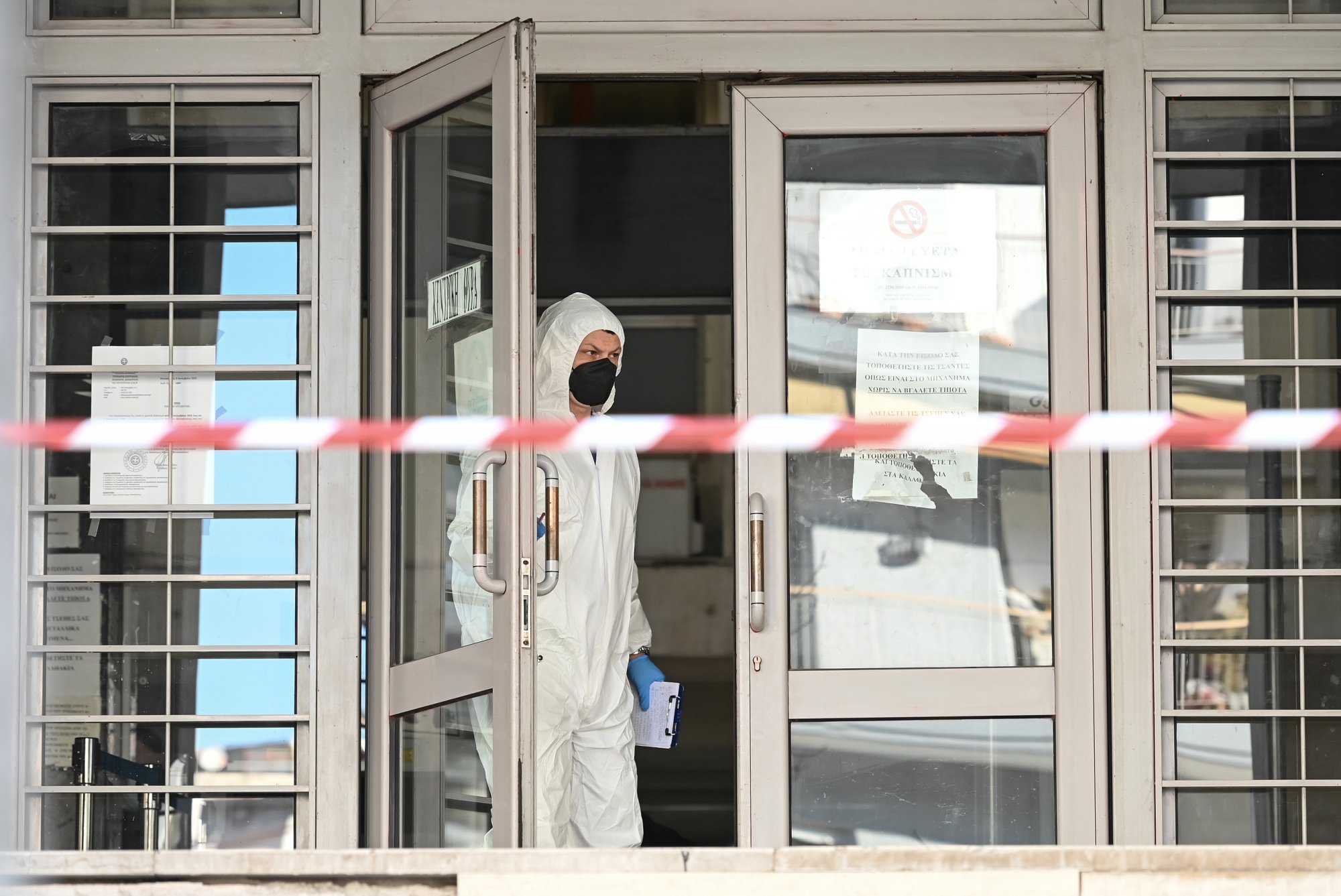 Θεσσαλονίκη: Με «κούριερ» έφτασε η βόμβα στα δικαστήρια - Τις έρευνες ανέλαβε η Αντιτρομοκρατική