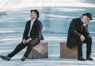 «Ο Ρόζενκραντζ και ο Γκίλντενστερν είναι νεκροί» – O Στάθης Λιβαθινός σκηνοθετεί Τομ Στόπαρντ