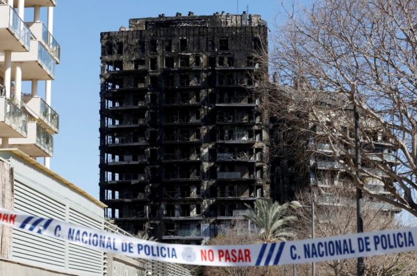 Ισπανία: Στους 10 οι νεκροί από την φονική πυρκαγιά σε συγκρότημα κατοικιών στη Βαλένθια