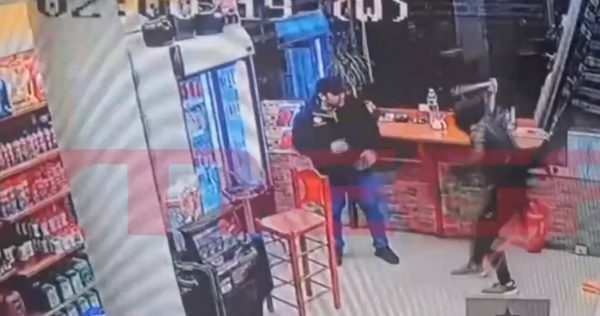 Ληστής απείλησε με σφυρί υπάλληλο βενζινάδικου – Εκείνος τον πήρε στο κυνήγι με το… σκουπόξυλο
