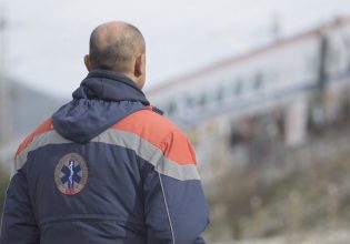 Τέμπη: «Φώναζαν ‘πάρ’ τε μας, σώστε μας από αυτήν την κόλαση’»