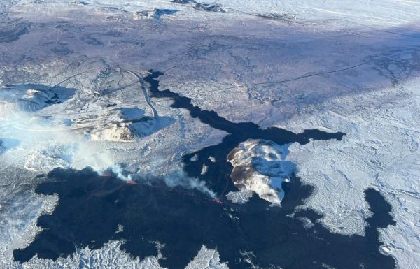 Ισλανδία: Χωρίς ζεστό νερό εν μέσω πολικού ψύχους η Ισλανδία – Δείχνει να «ηρεμεί» το ηφαίστειο του Γκρίνταβικ