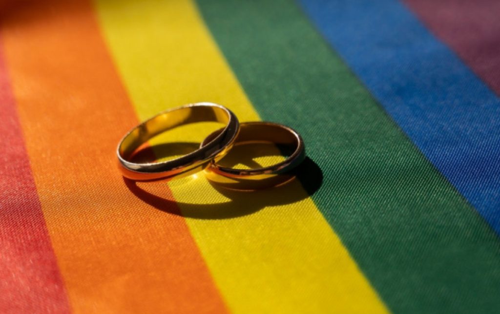 Στη Νέα Σμύρνη ο πρώτος γάμος ομόφυλου ζευγαριού – Η αγγελία στα «ΝΕΑ»
