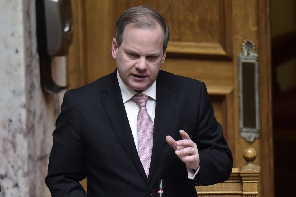 Τέμπη: «Από το δεν φταίει κανείς, ήταν κακιά στιγμή» στο «είμαι στο πλευρό σας» ένας Καραμανλής δρόμος