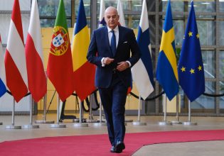 Στις Βρυξέλλες ο Δένδιας – Προσχώρηση της Ελλάδας στην πρωτοβουλία για την αντιπυραυλική προστασία