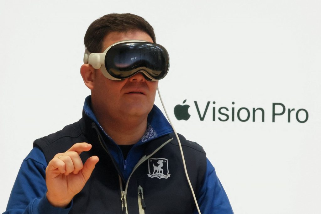 Apple: Το Vision Pro θέλει να γίνει o νέος Mac και η νέα τηλεόραση μαζί