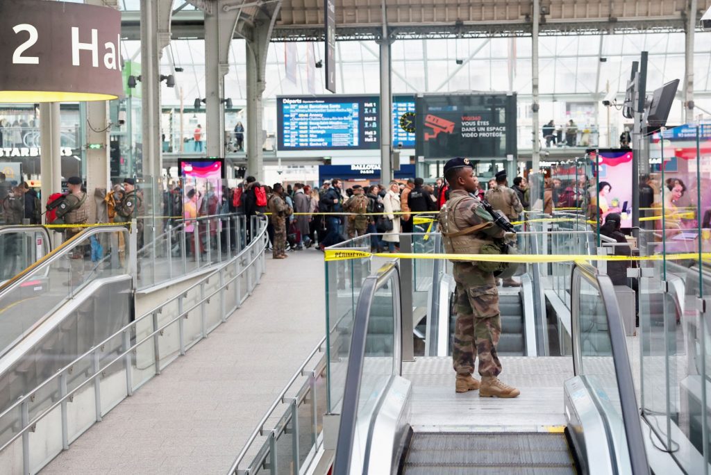 Παρίσι: Επίθεση με μαχαίρι σε σιδηροδρομικό σταθμό – Ένας σοβαρά τραυματίας
