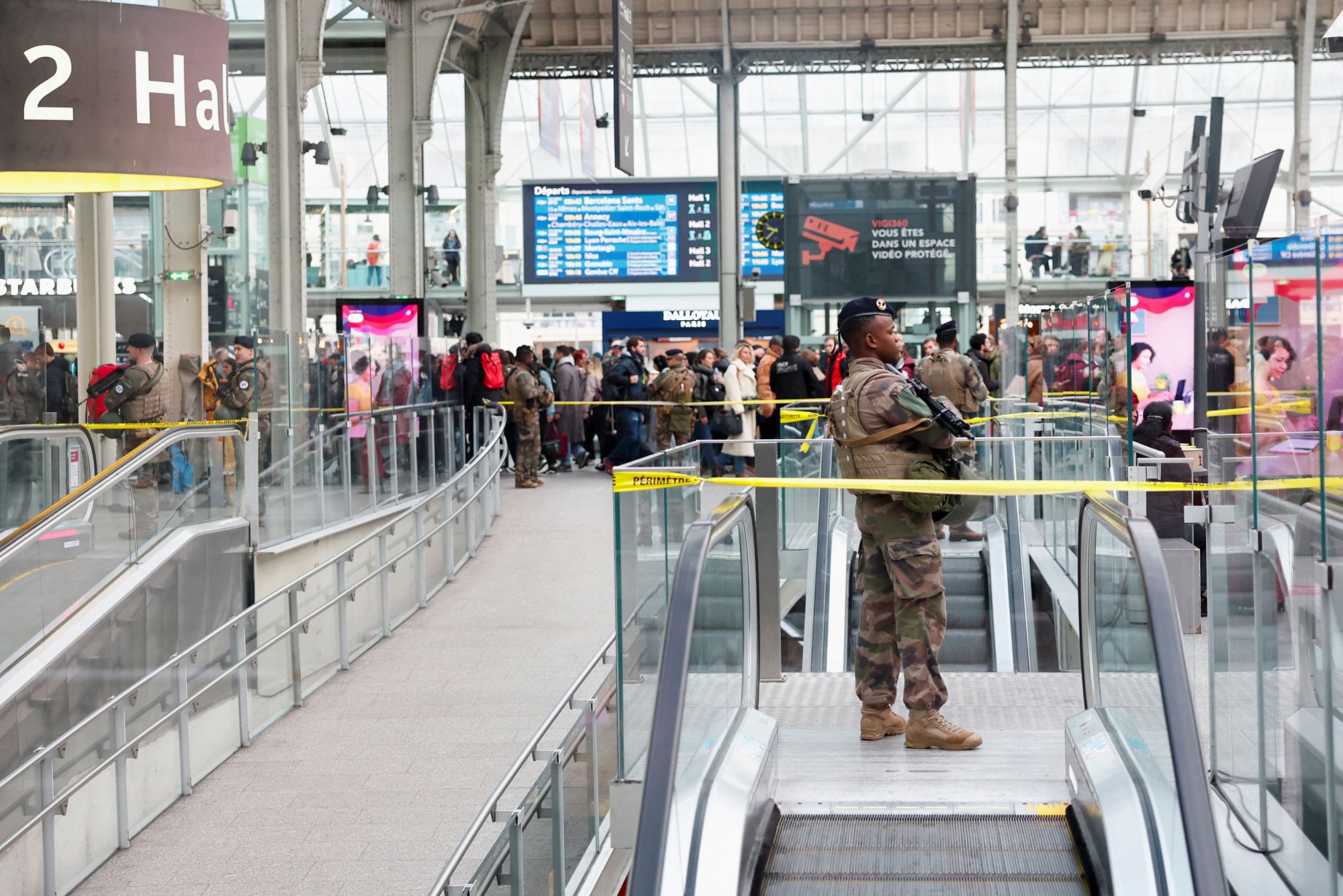 Παρίσι: Επίθεση με μαχαίρι σε σιδηροδρομικό σταθμό - Ένας σοβαρά τραυματίας