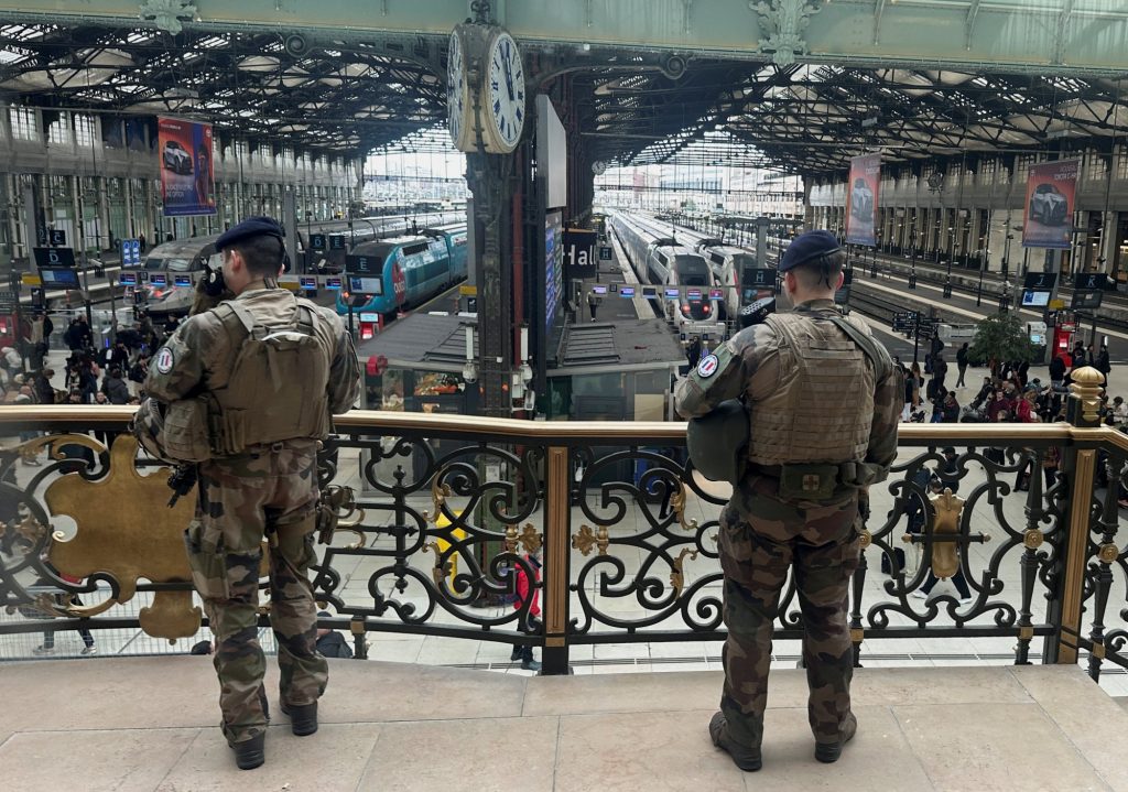 Παρίσι: Δεν παραπέμπει σε τρομοκρατία η επίθεση στον σταθμό – Τι δείχνουν οι έως τώρα έρευνες