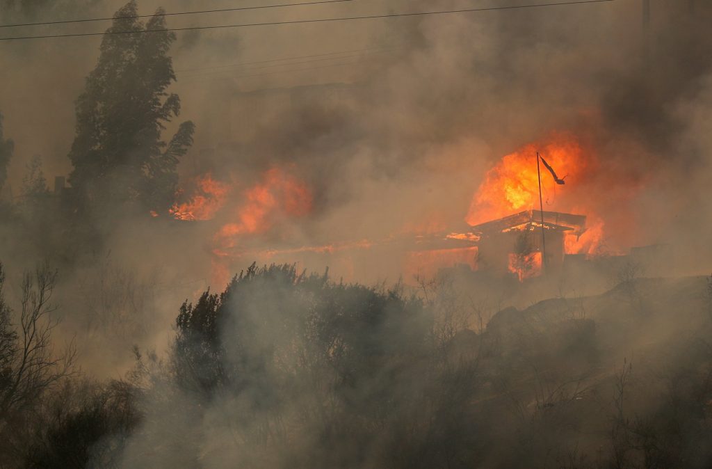 Μεγαλώνει η μακάβρια λίστα από τις πυρκαγιές στη Χιλή – «Μέσα σ’ ένα λεπτό, χάσαμε τα πάντα»