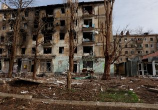 Ουκρανία: Τουλάχιστον 1000 στρατιώτες αιχμαλωτίστηκαν κατά την πτώση της Αβντίεβκα