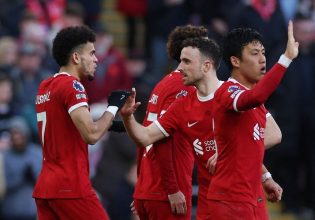 Ανέβηκε ξανά πρώτη με «τριάρα» η Λίβερπουλ (3-1) – Λύτρωσε στις καθυστερήσεις την Τότεναμ ο Τζόνσον (2-1)