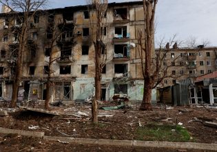 Ουκρανία: Αιχμαλωτίστηκαν «αρκετοί» στρατιώτες κατά την υποχώρηση από την Αβντίιβκα (βίντεο)