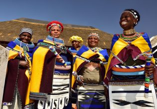 Πόσο κοστίζει η ευτυχία; Όχι πολλά, σύμφωνα με αυτή τη μελέτη