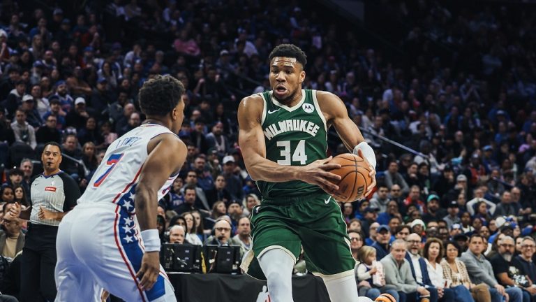 Αντετοκούνμπο: «Αυτοί είναι οι πραγματικοί Μπακς»