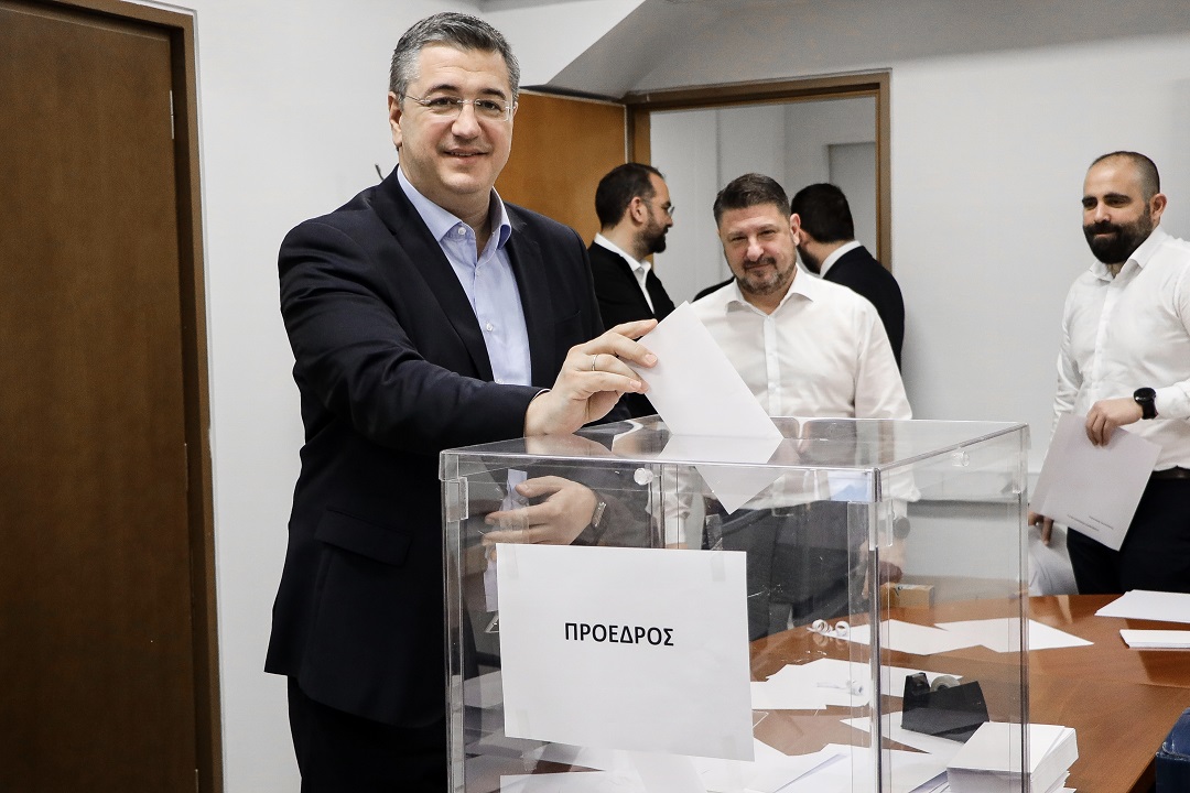 Ομόφωνη εκλογή του νέου Προεδρείου της Ένωσης Περιφερειών Ελλάδας