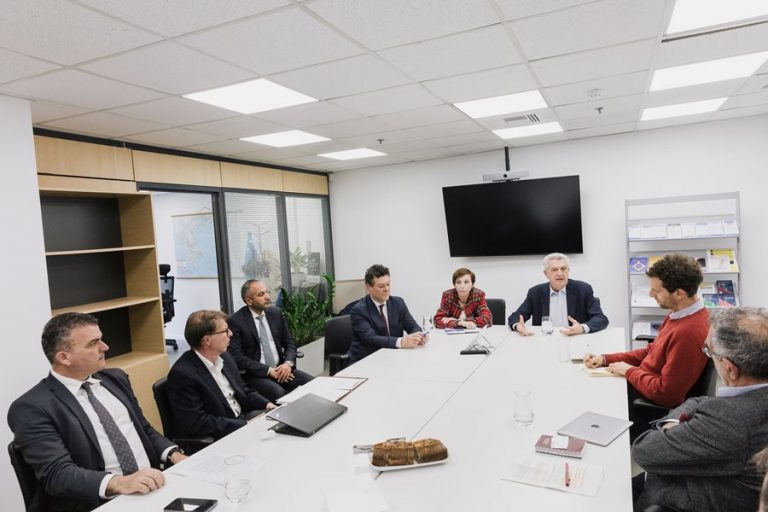 Συνάντηση του Δημάρχου Λαρισαίων με τον Ύπατο Αρμοστή του ΟΗΕ για τους πρόσφυγες