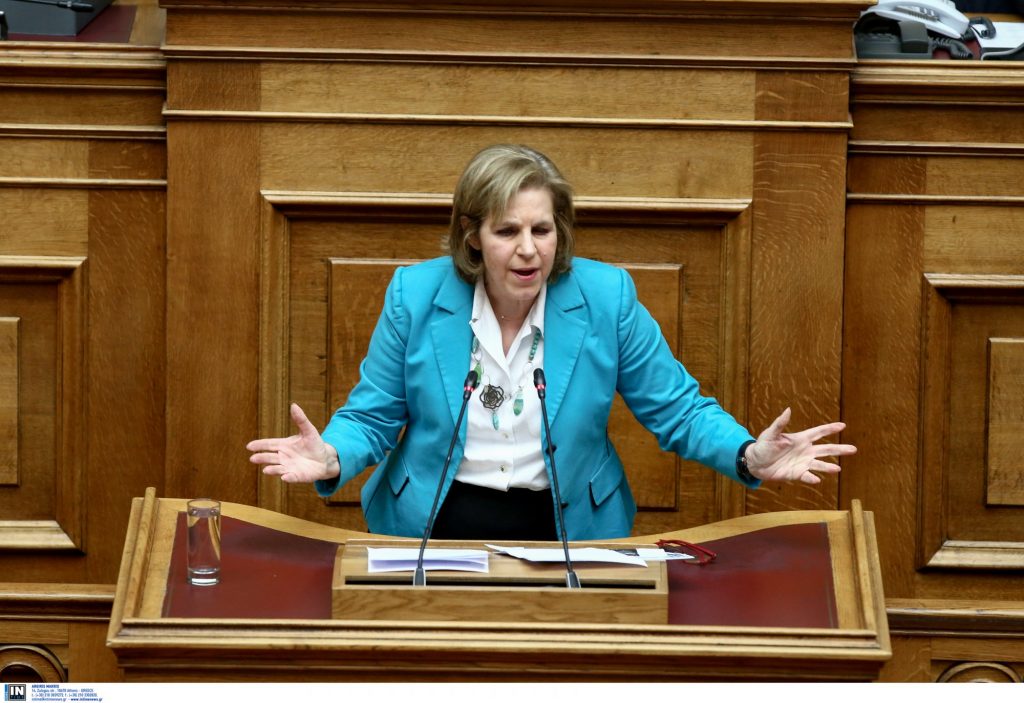 Πέρασαν τα μπλε και τα πράσινα καφενεία διαπιστώνει η Χριστοφιλοπούλου – «Το ΠΑΣΟΚ ήταν περιχαρακωμένο»