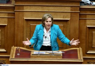 Πέρασαν τα μπλε και τα πράσινα καφενεία διαπιστώνει η Χριστοφιλοπούλου – «Το ΠΑΣΟΚ ήταν περιχαρακωμένο»