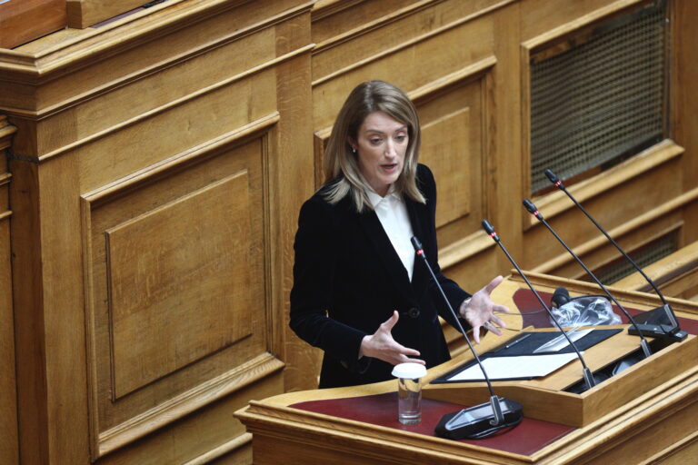 Μέτσολα στη Βουλή: Η Ελλάδα είναι σύμβολο της δημοκρατίας - Τι είπε για την επιστολική ψήφο στις ευρωεκλογές