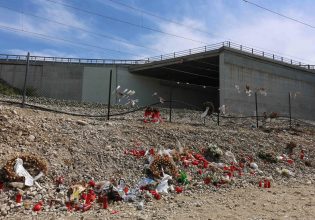 Να κληθεί ο υφυπουργός Τριαντόπουλος στην εξεταστική για τα Τέμπη, ζητεί ο ΣΥΡΙΖΑ