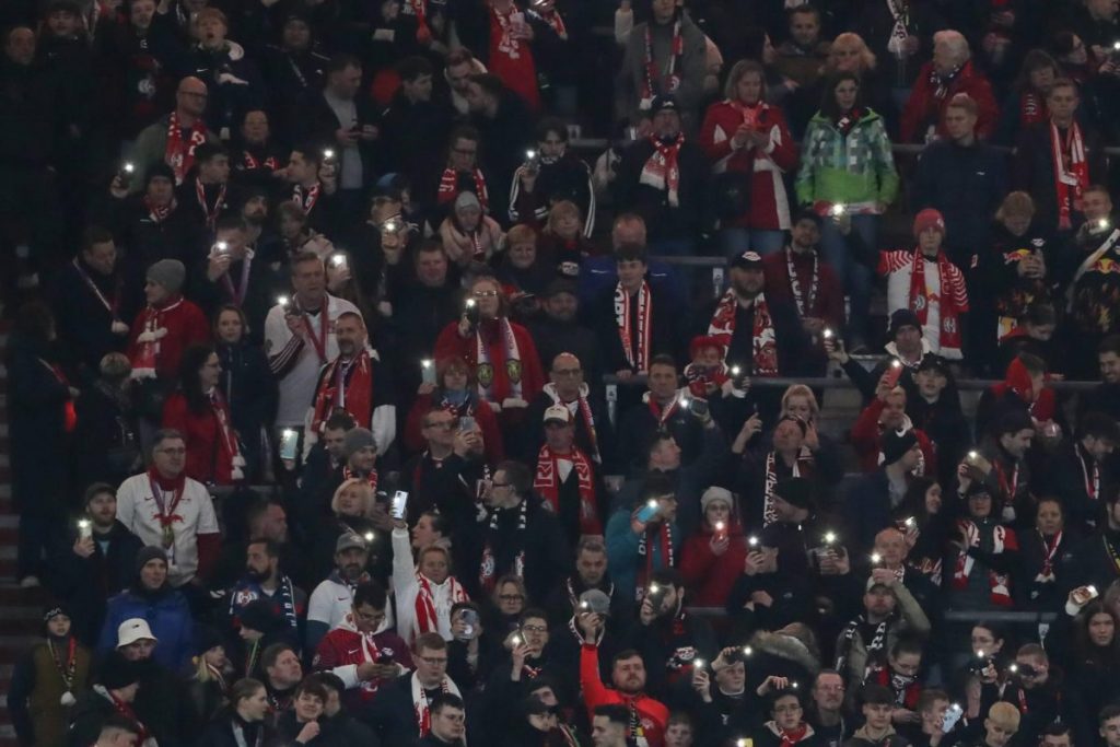 Οπαδός της Λειψίας πέθανε στις εξέδρες πριν ξεκινήσει ο αγώνας με τη Γκλάντμπαχ