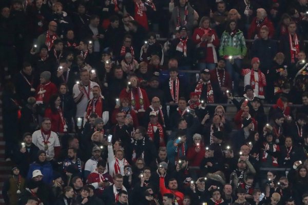 Οπαδός της Λειψίας πέθανε στις εξέδρες πριν ξεκινήσει ο αγώνας με τη Γκλάντμπαχ