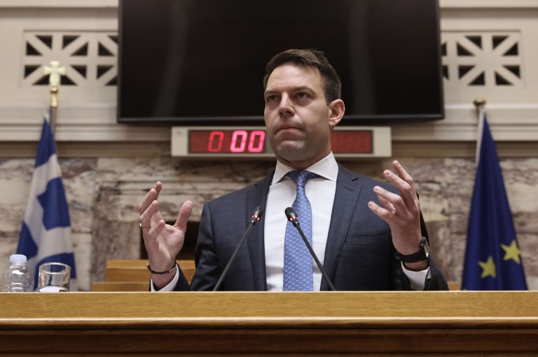 Η αποχή είναι για τους Βορίδηδες, η καταψήφιση για την ακροδεξιά, λέει ο Κασσελάκης στους βουλευτές του ΣΥΡΙΖΑ