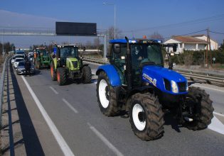 Στον δρόμο για την Αθήνα τα πρώτα τρακτέρ με συνοδεία αστυνομικών δυνάμεων