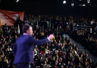 Από το «βρείτε αντίπαλο και πάμε» στο «δεν πάμε πουθενά» – Η αλλεργία Κασσελάκη στο καταστατικό και η Γεροβασίλη