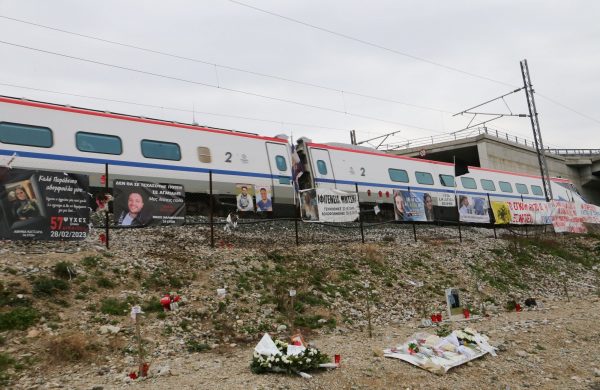 Τραγωδία των Τεμπών: Ανθρώπινα λάθη και γενικά διαχρονικά κενά του κράτους βλέπει ο Μητσοτάκης