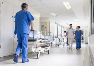 Υπουργείο Υγείας: Προκηρύσσονται 2.145 μόνιμες θέσεις νοσηλευτών σε νοσοκομεία του ΕΣΥ